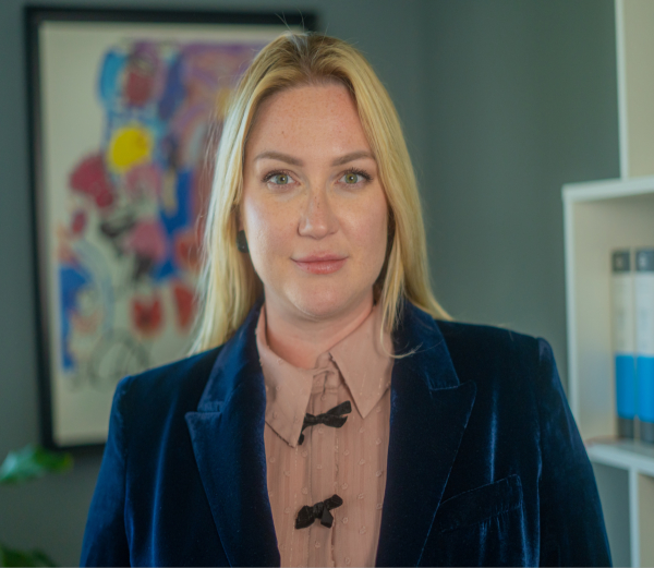 Alina Cyrne - PROFESSORA / TRADUTORA - Luís Cyrne & Associados, Sociedade de Advogados